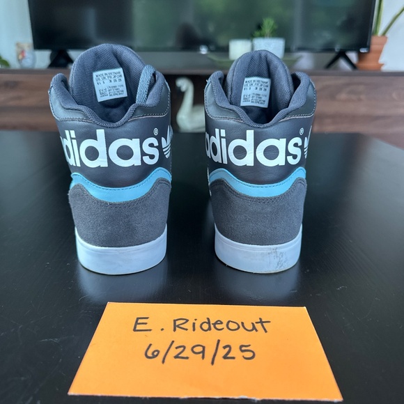 Size 6.5 Adidas Hightops - Picture 3 of 6